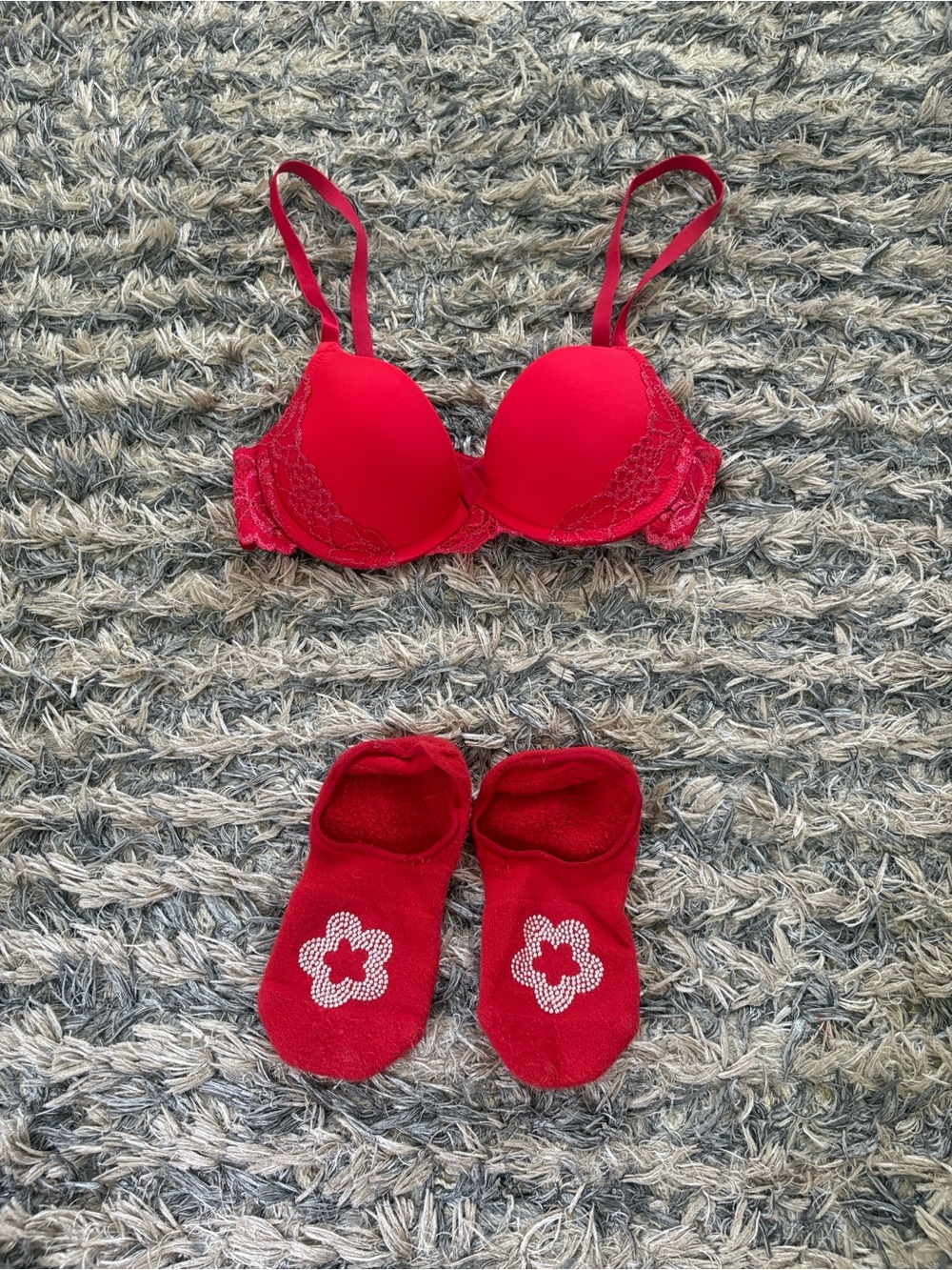 Everyday Red Push-Up Bra with Lace Trim 34B + Red Socks Gift